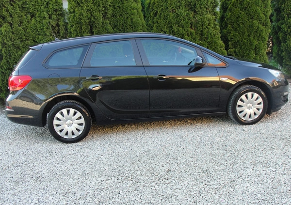 Opel Astra cena 24900 przebieg: 203481, rok produkcji 2015 z Staszów małe 232